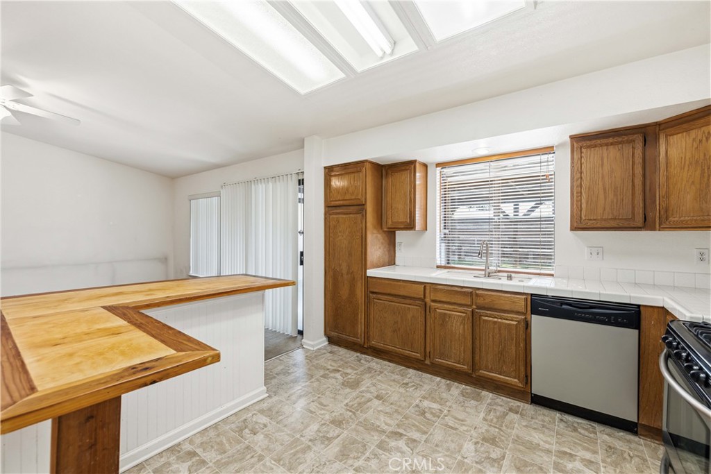 39341 Rockcliff Court Property Photo 8