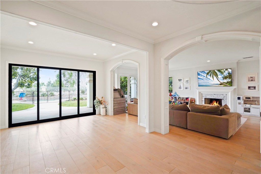 25418 Cumberland Property Photo 11