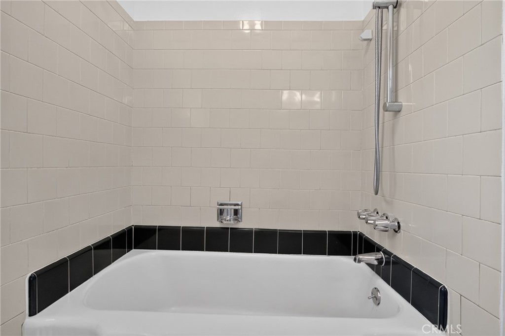 19121 Hartland Property Photo 41