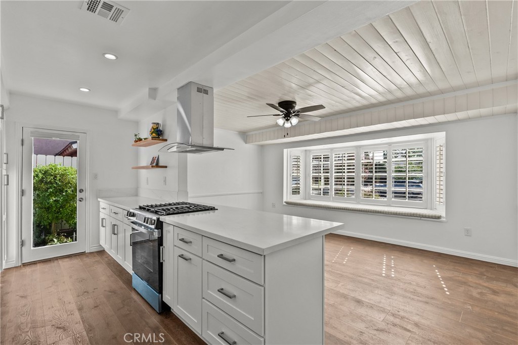 9632 Forbes Avenue Property Photo 8