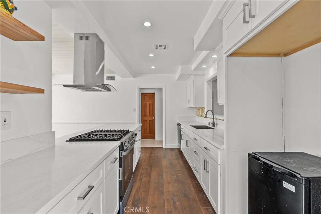 9632 Forbes Avenue Property Photo 10