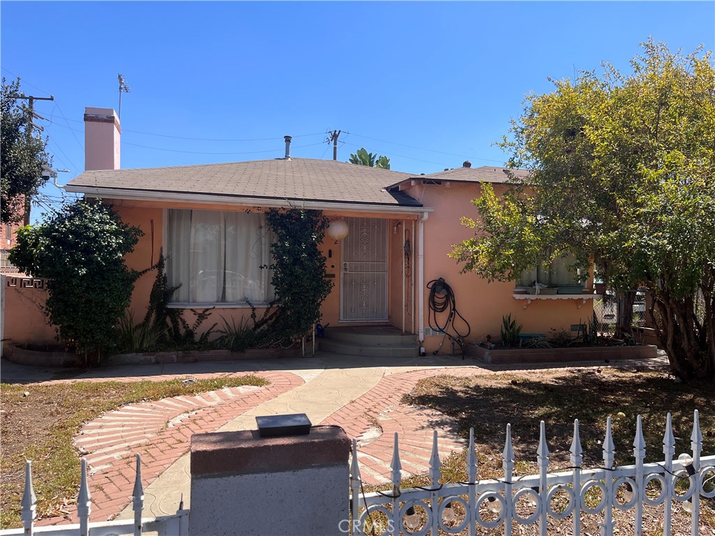 112 S 2nd Property Photo 2