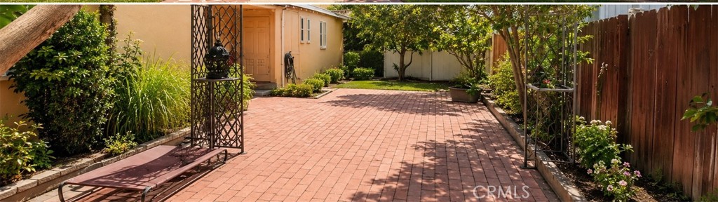 112 S 2nd Property Photo 3