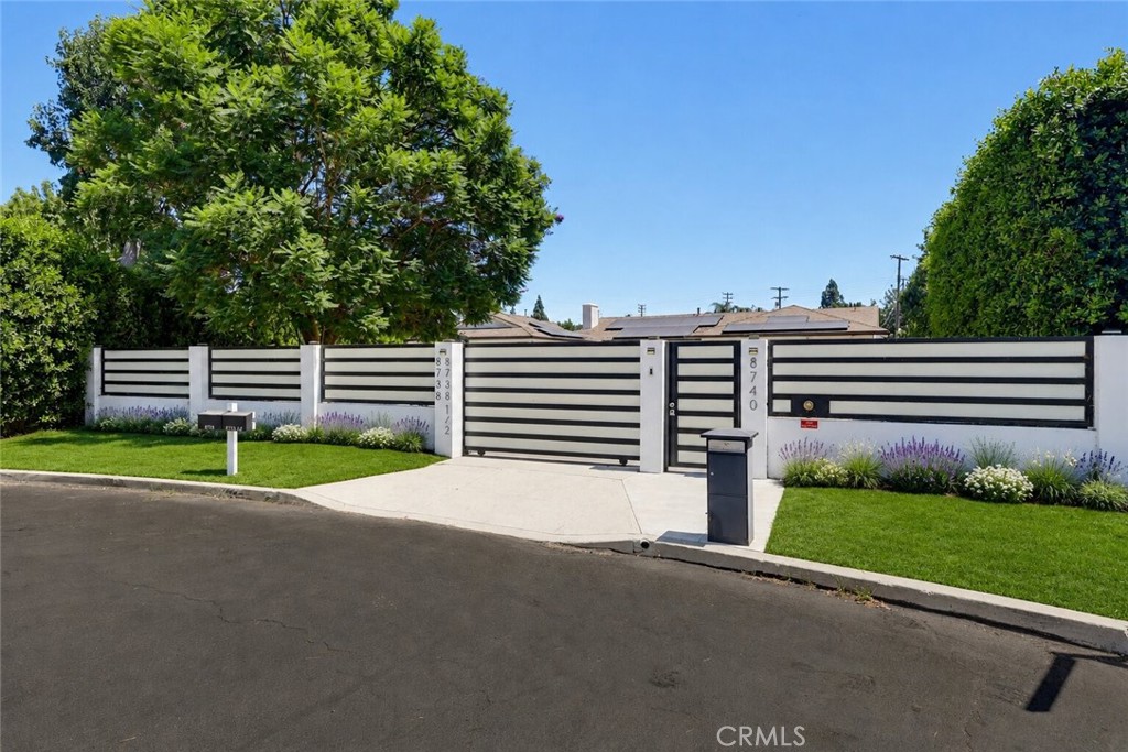 8740 Paso Robles Property Photo 1