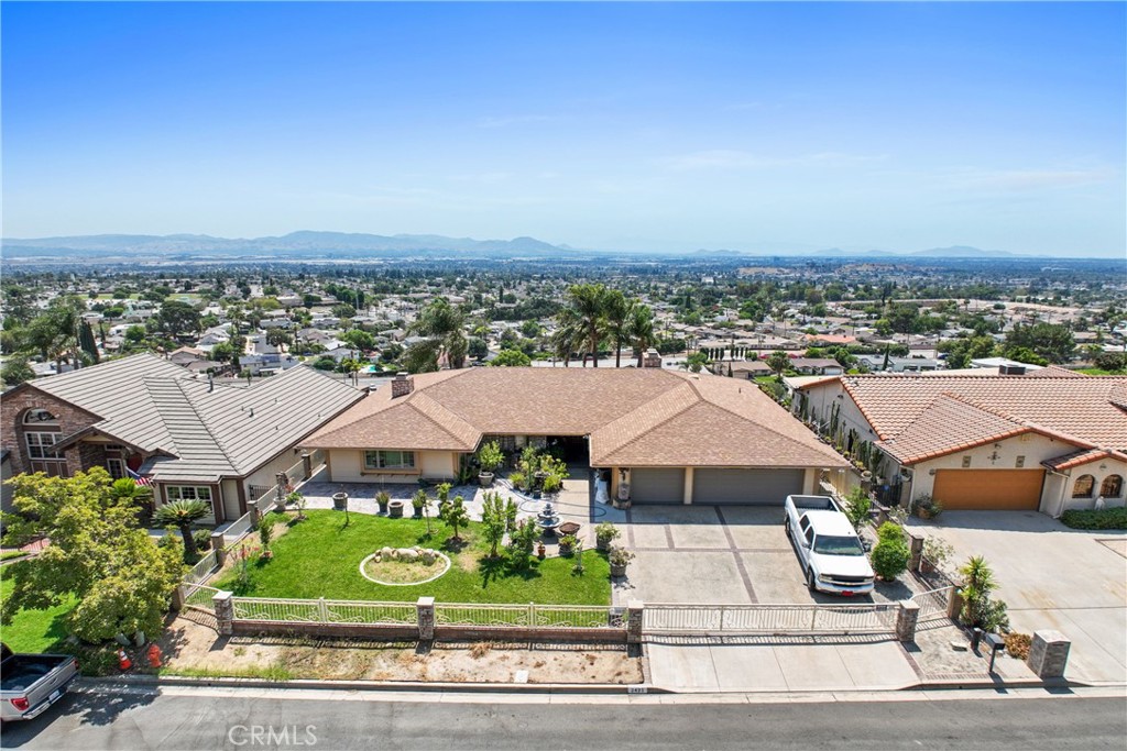 2421 Willow Property Photo