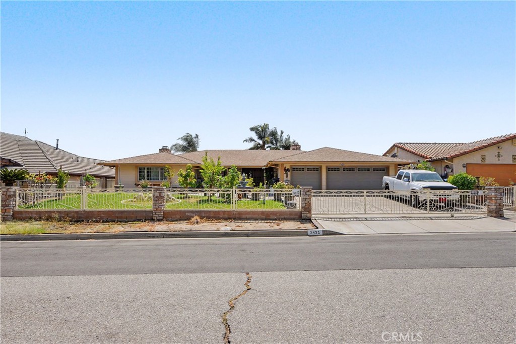 2421 Willow Property Photo 2