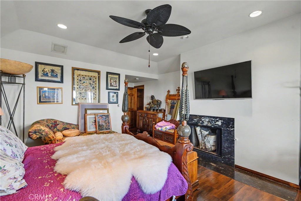 2421 Willow Property Photo 21