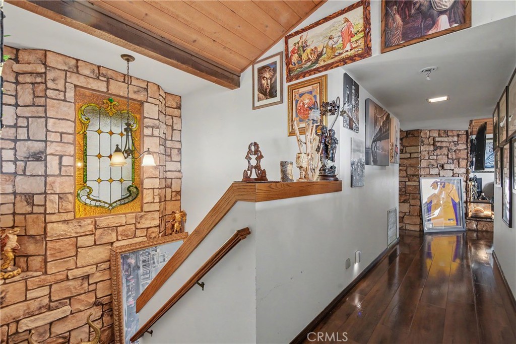 2421 Willow Property Photo 24