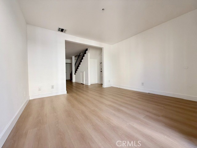 116 W Maple Unit 16 Property Photo 4