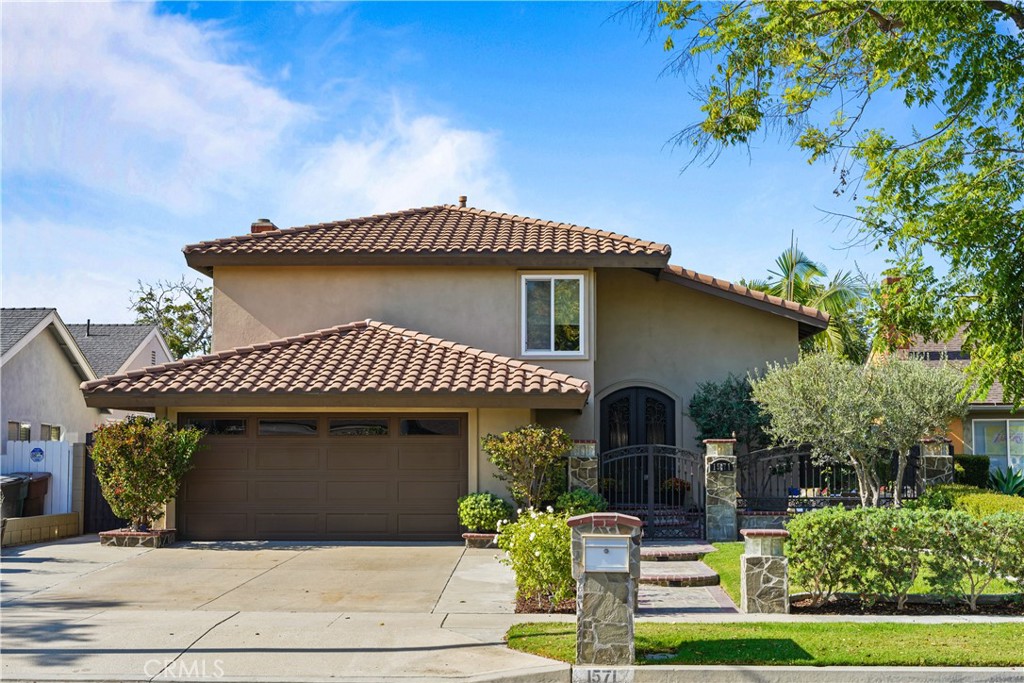 1571 W Tedmar Property Photo 1