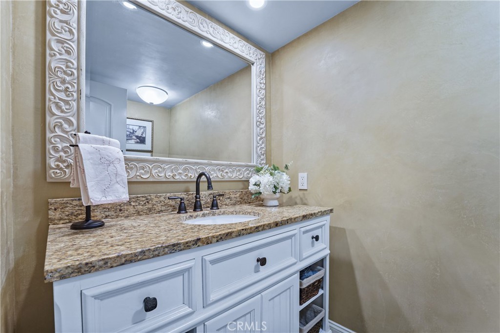 1571 W Tedmar Property Photo 17