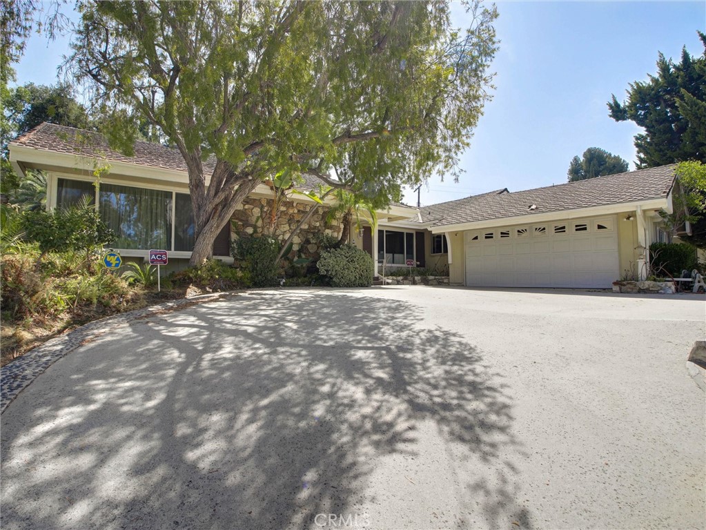 4064 Sapphire Property Photo 1