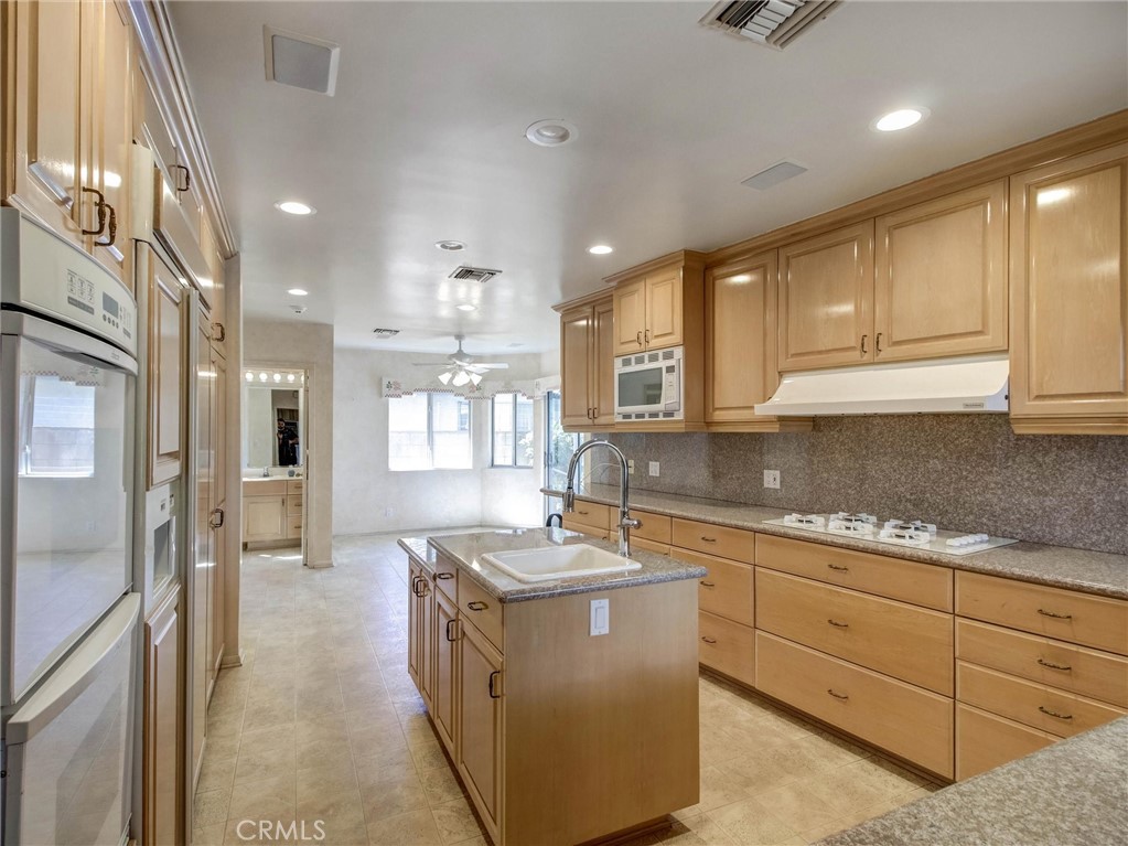 4064 Sapphire Property Photo 10