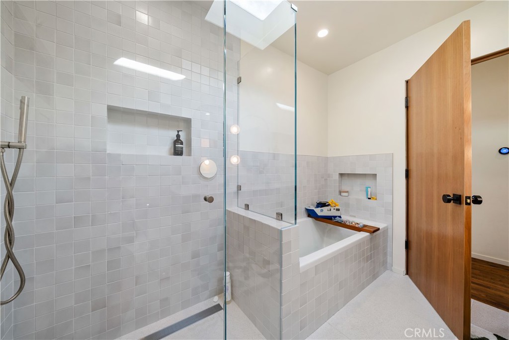 1011 W Mountain Property Photo 30