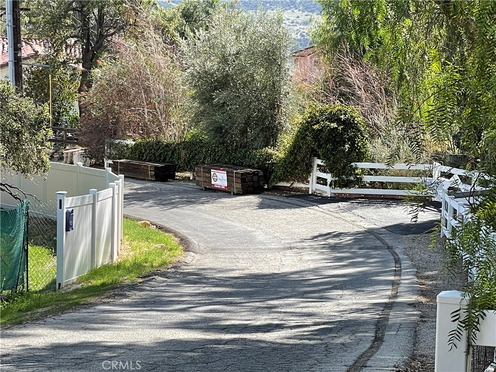 6000 Lapworth Drive Property Photo 1