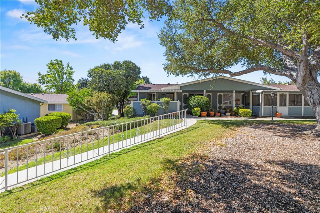 19231 Avenue Of The Oaks A Property Photo 2
