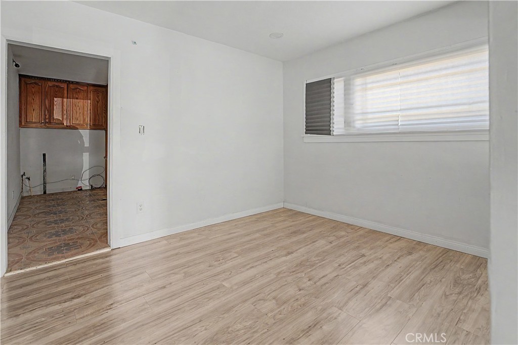 2829 S Rimpau Property Photo 6
