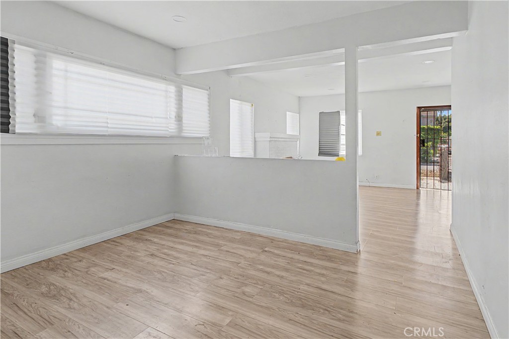 2829 S Rimpau Property Photo 7