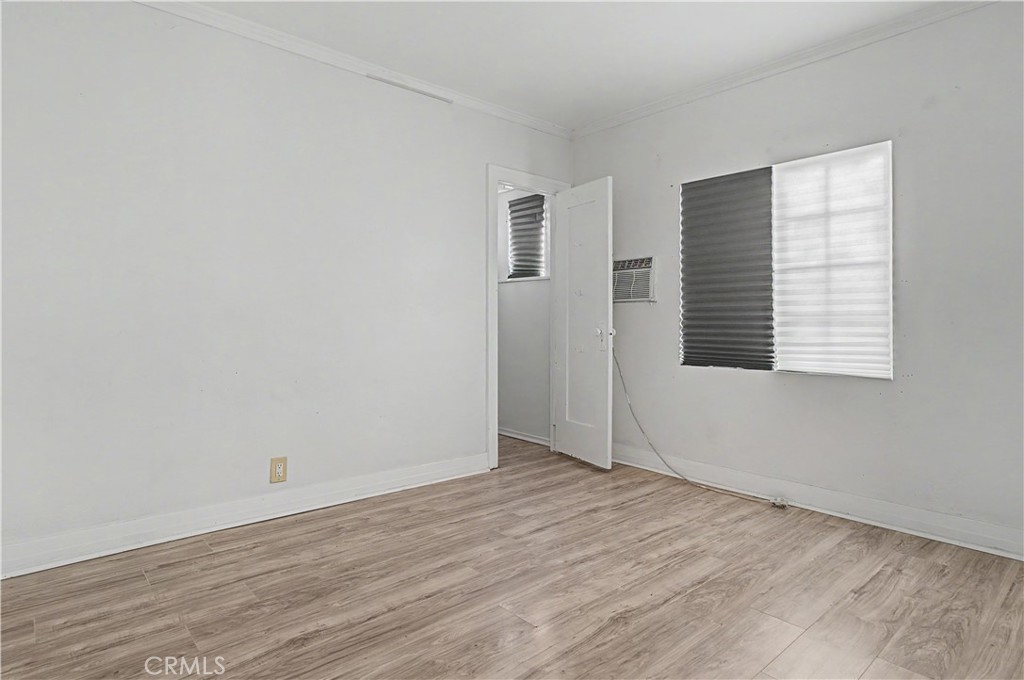 2829 S Rimpau Property Photo 14
