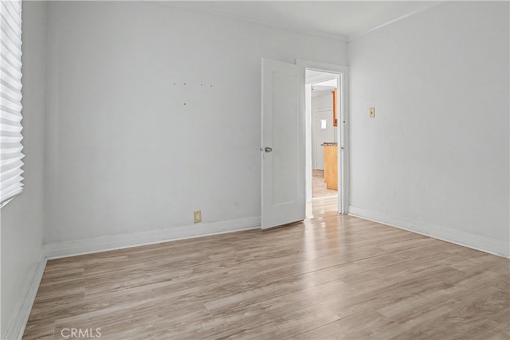 2829 S Rimpau Property Photo 15