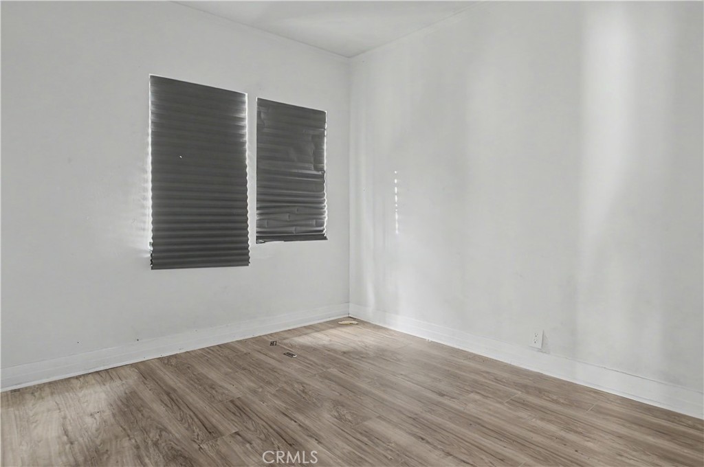 2829 S Rimpau Property Photo 16