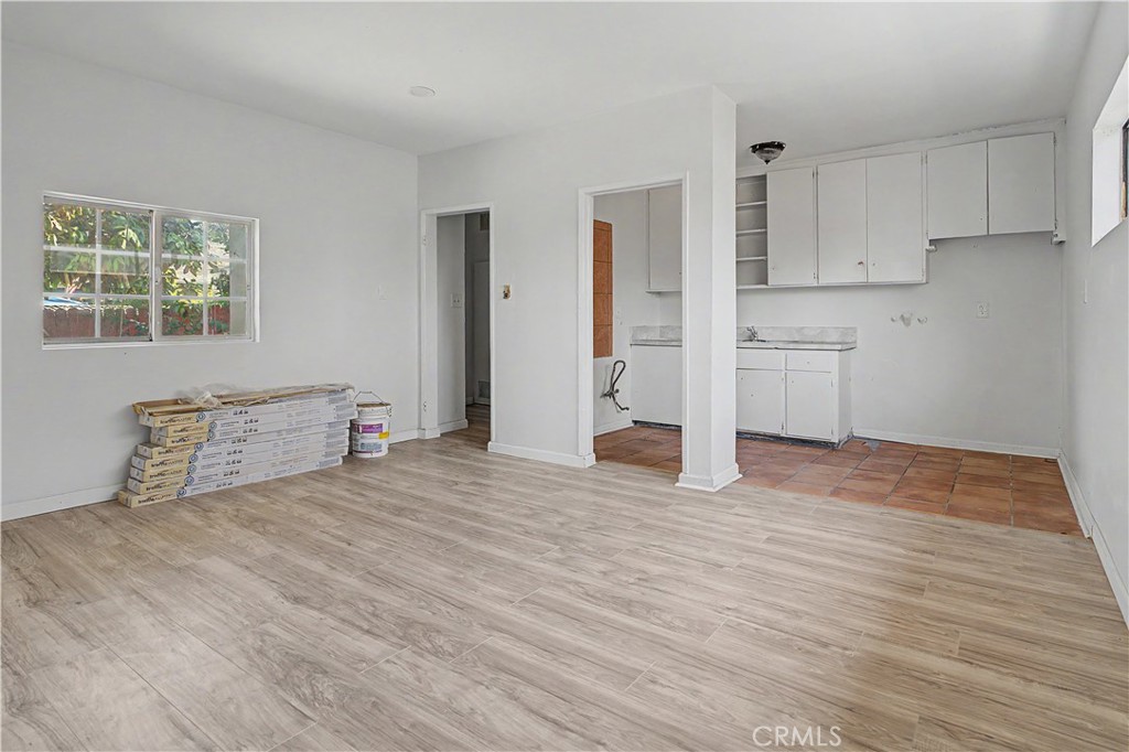 2829 S Rimpau Property Photo 22