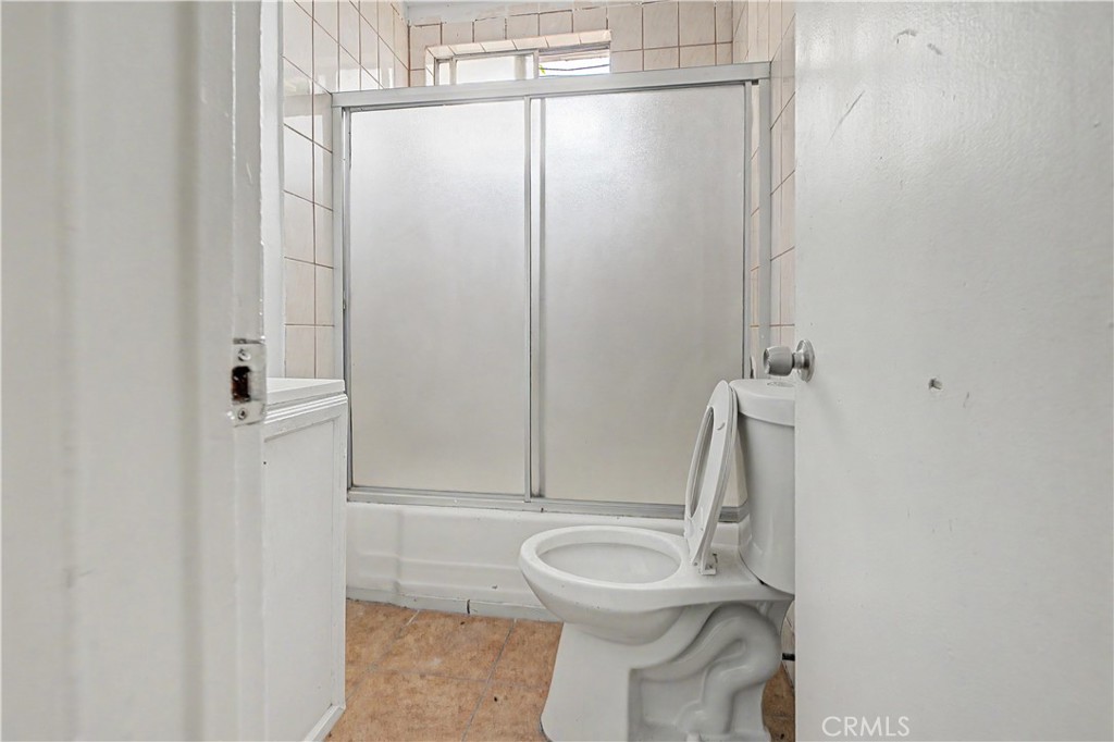 2829 S Rimpau Property Photo 31