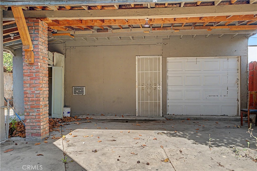 2829 S Rimpau Property Photo 32