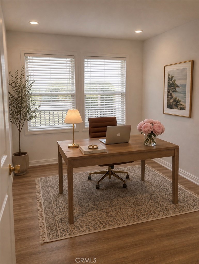 13016 Archwood Street Property Photo 8