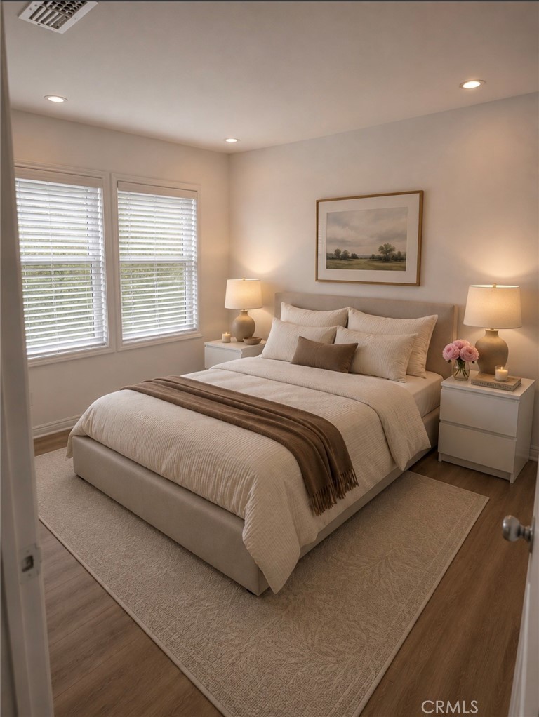 13016 Archwood Street Property Photo 9