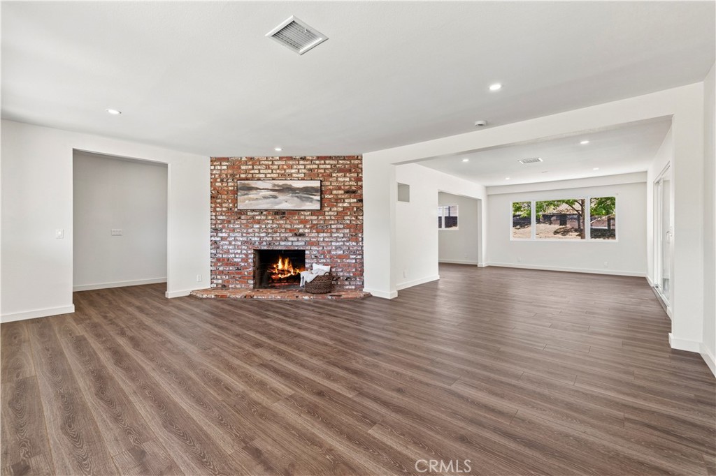 4545 Fairlane Street Property Photo 4