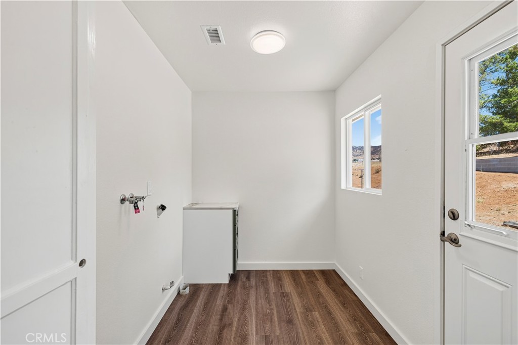 4545 Fairlane Street Property Photo 16