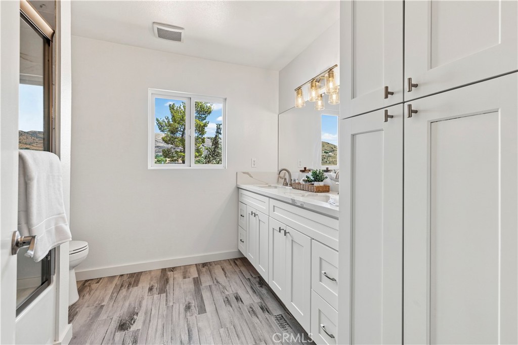 4545 Fairlane Street Property Photo 19