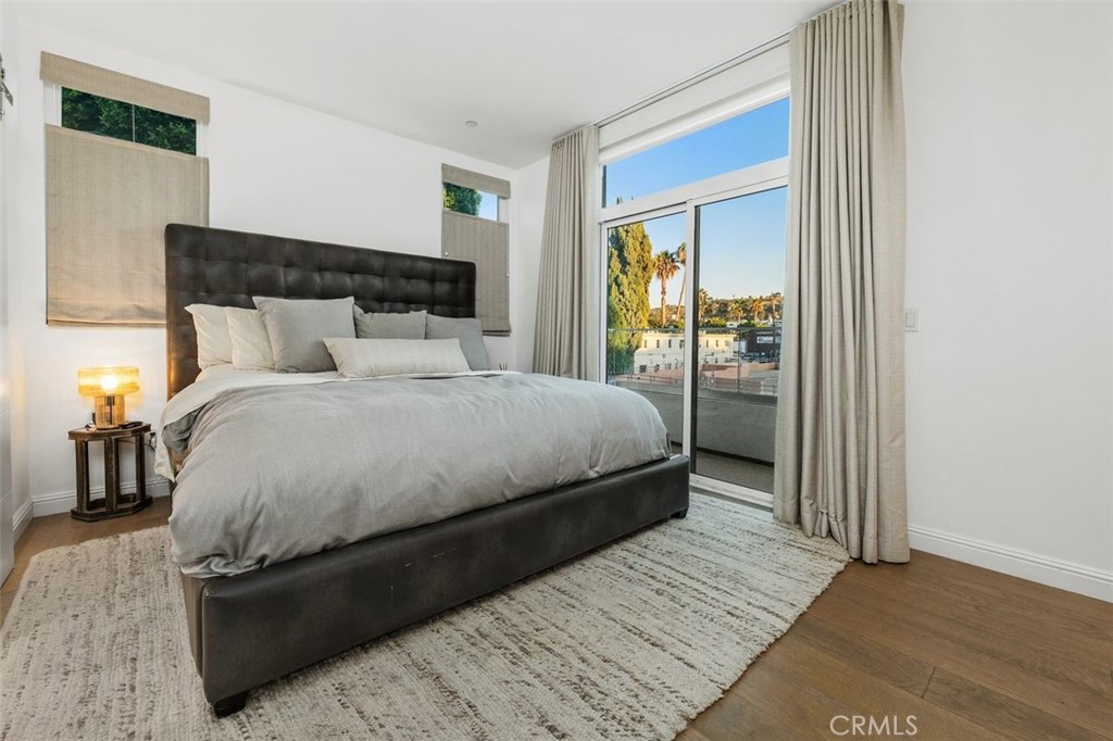 14659 Moorpark Property Photo 19