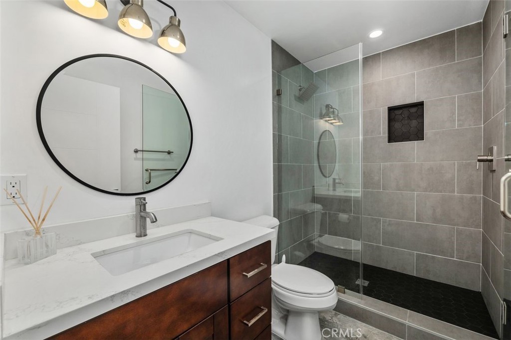 14659 Moorpark Property Photo 27