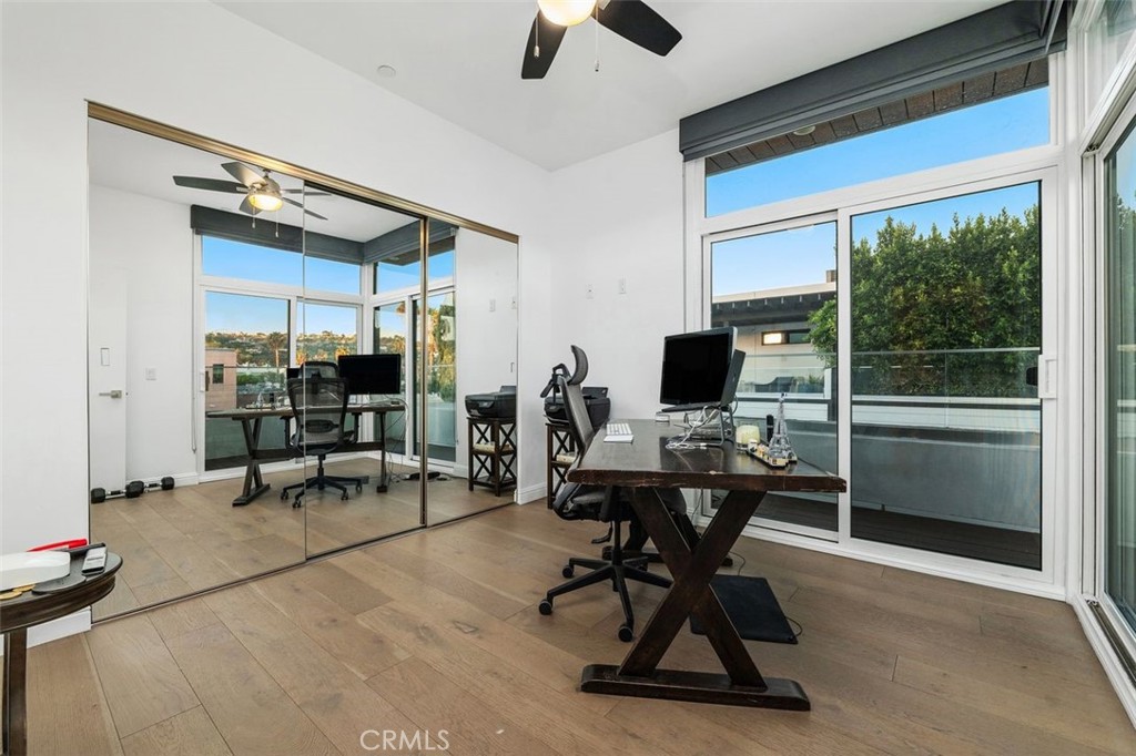 14659 Moorpark Property Photo 28