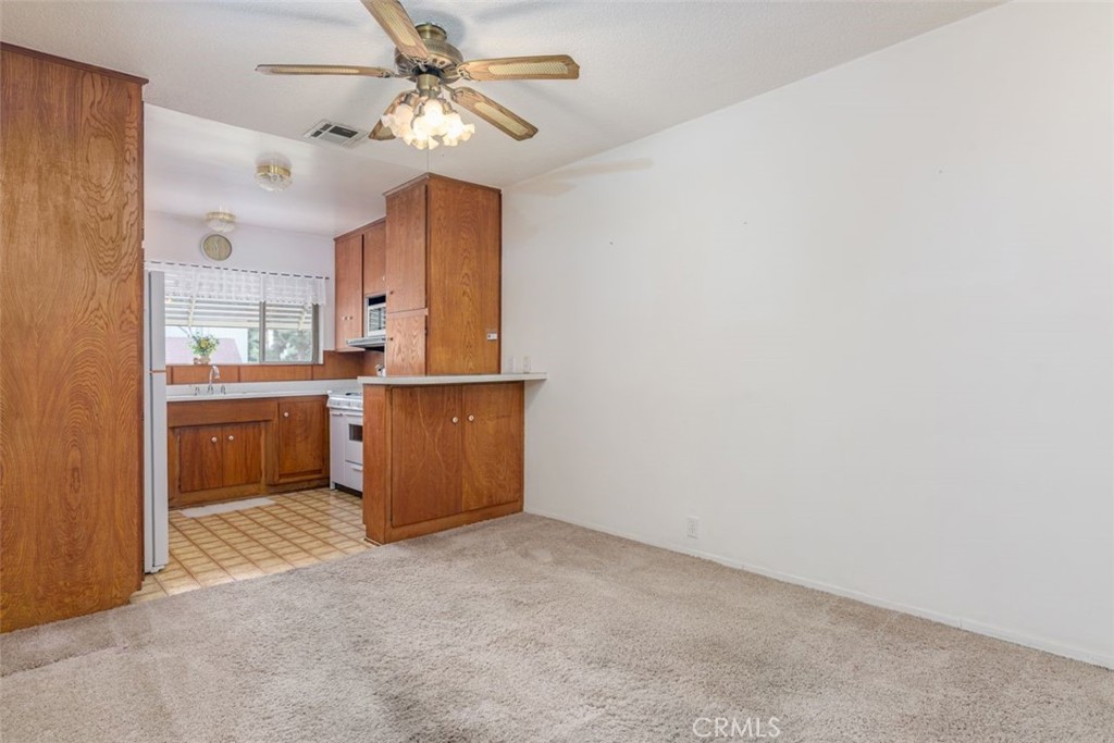 1901 Peyton Avenue W Property Photo 7