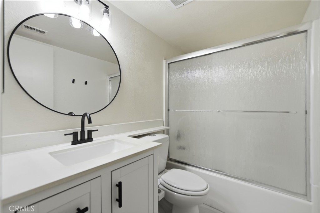 25039 Peachland Avenue 204 Property Photo 14