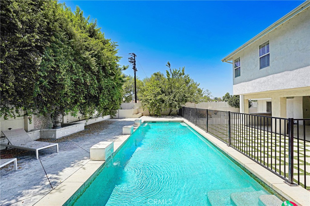 22450 Collins Property Photo