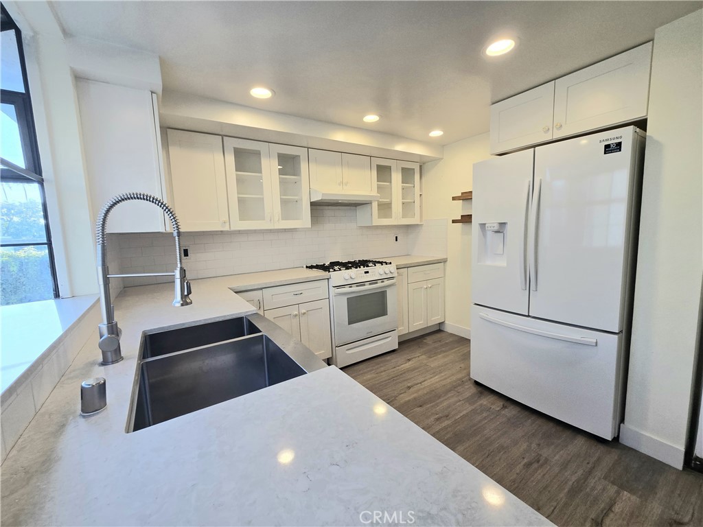 18445 Hatteras 603 Property Photo 12
