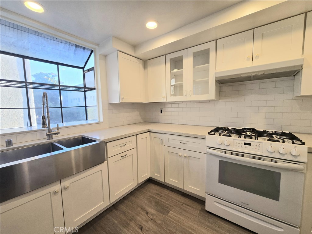 18445 Hatteras 603 Property Photo 13