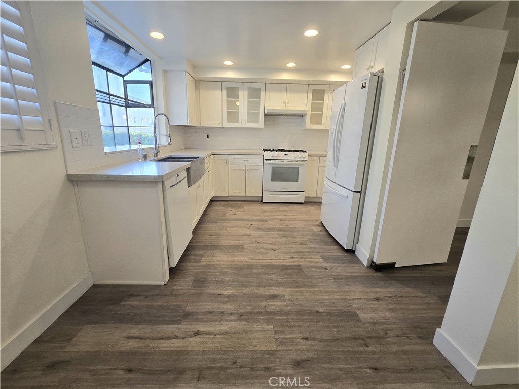 18445 Hatteras 603 Property Photo 16