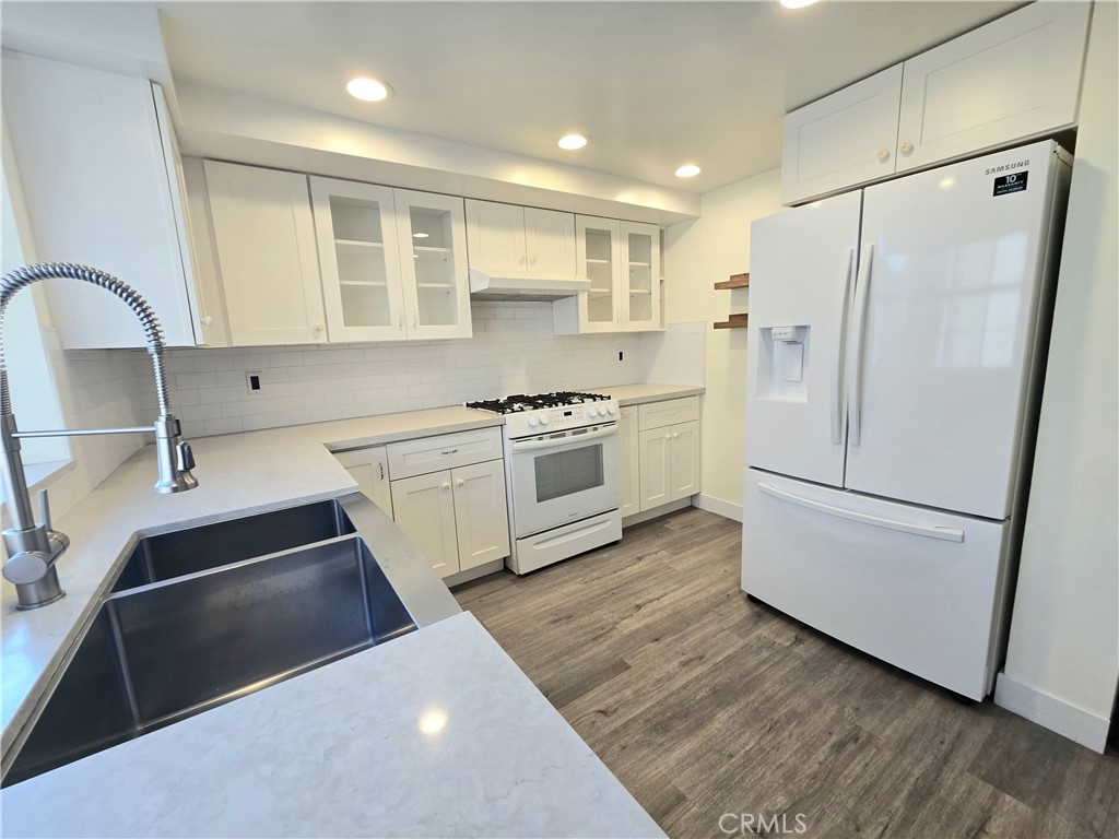 18445 Hatteras 603 Property Photo 17
