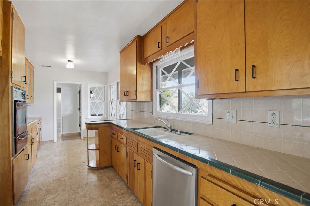 11817 Peach Tree Circle Property Photo 6