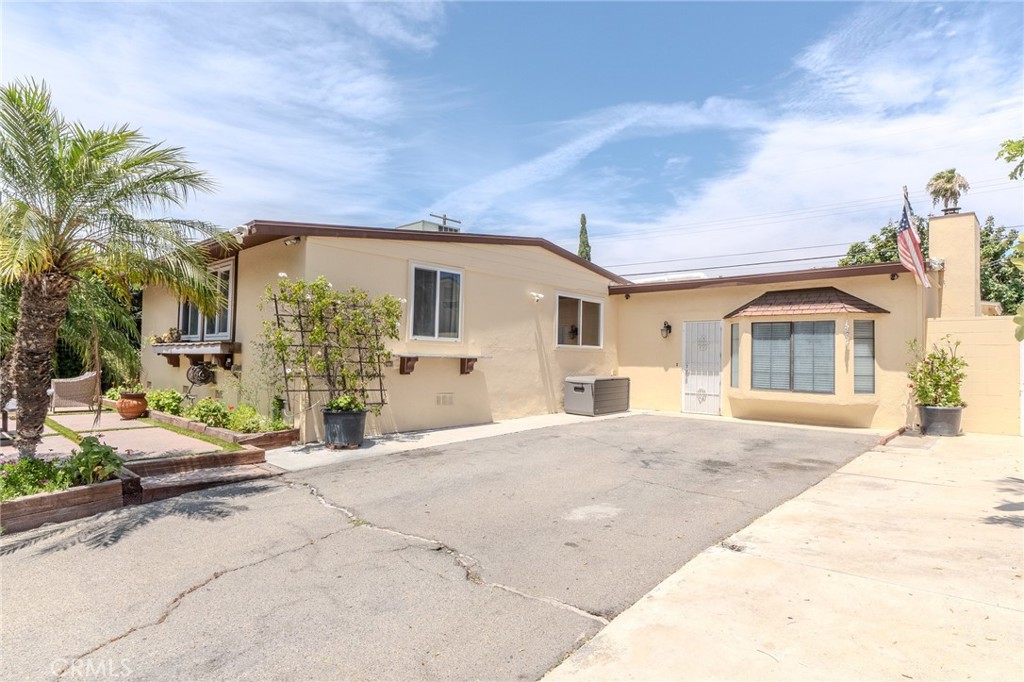 8636 Colbath Property Photo 1