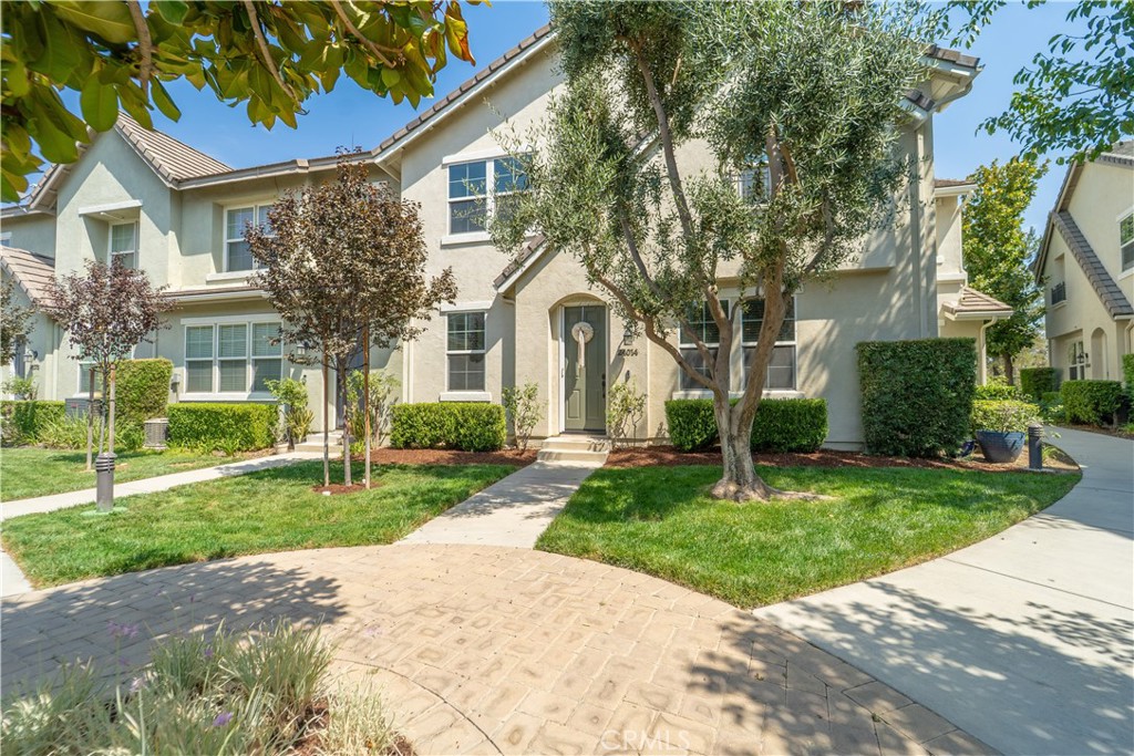 24014 Park Lane Property Photo 1