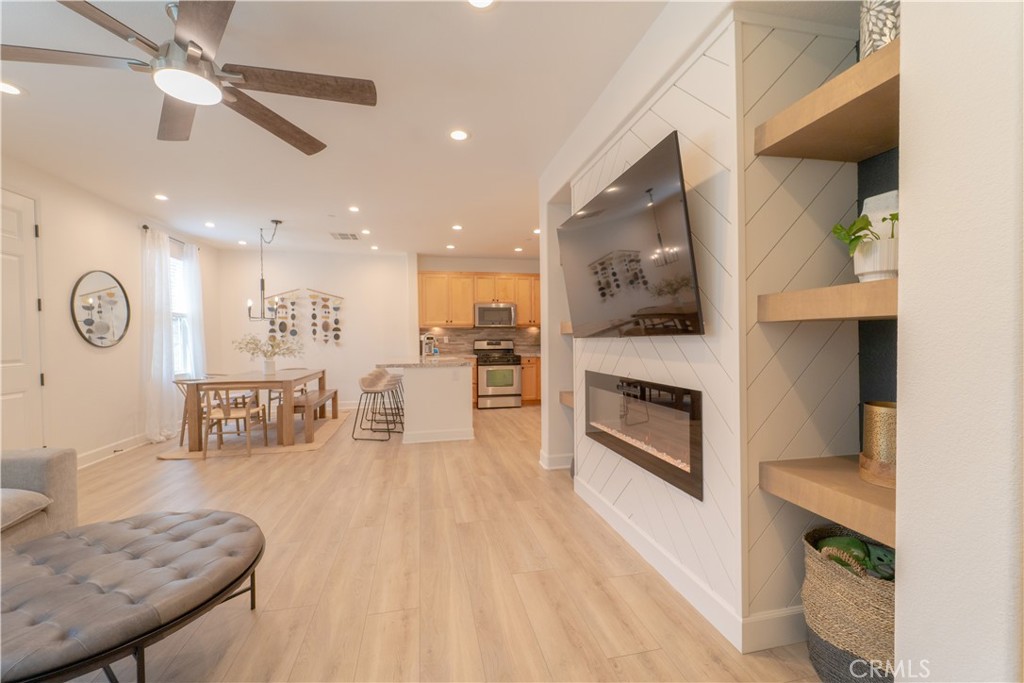 24014 Park Lane Property Photo 6