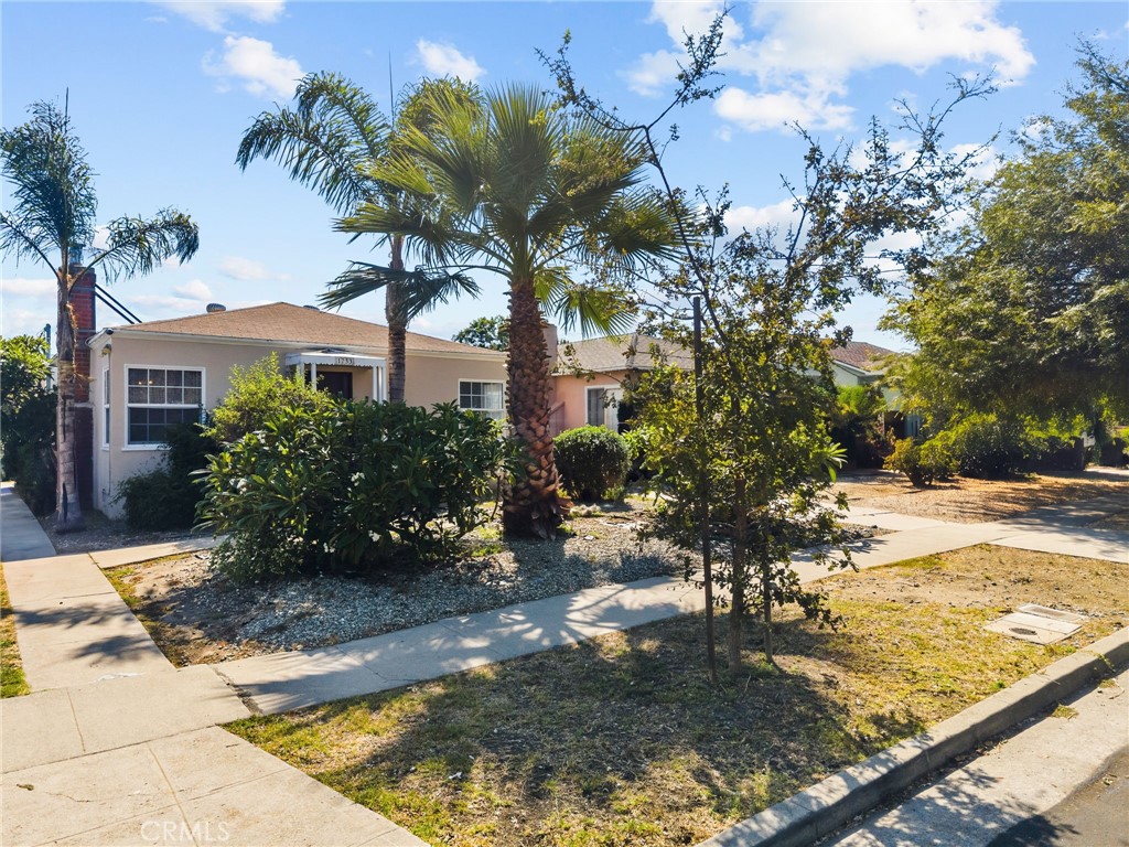 1733 S Carmelina Avenue Property Photo 2