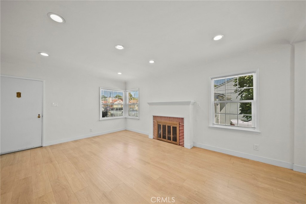 1733 S Carmelina Avenue Property Photo 5
