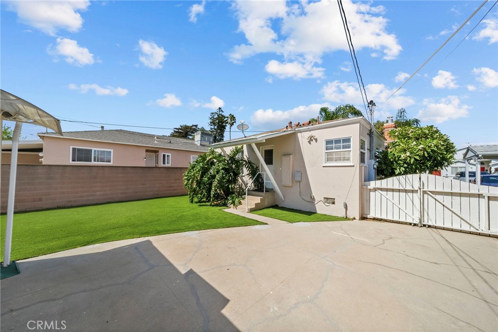 1733 S Carmelina Avenue Property Photo 23